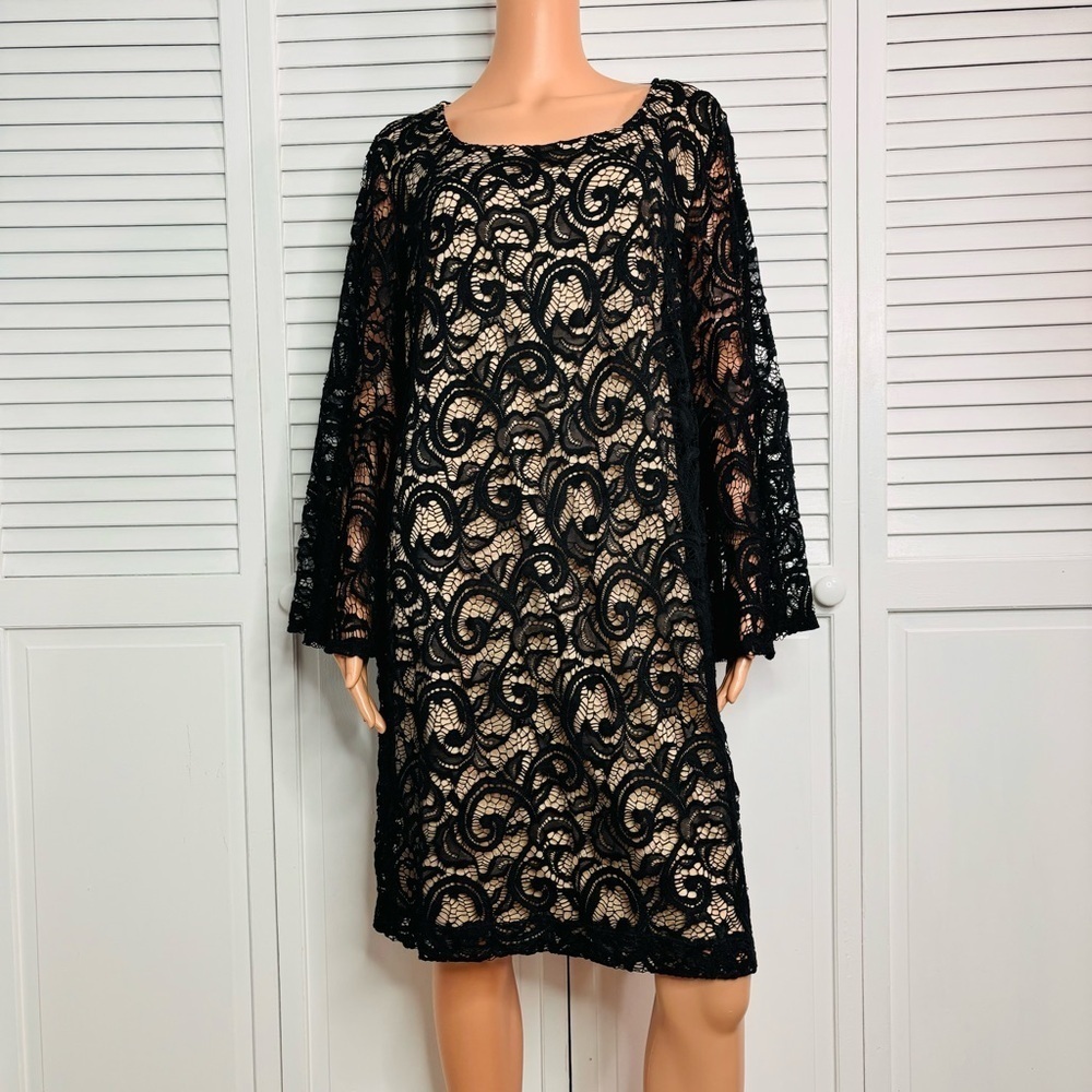 New LANE BRYANT Black Bell Sleeve Lace Dress Size 18/20